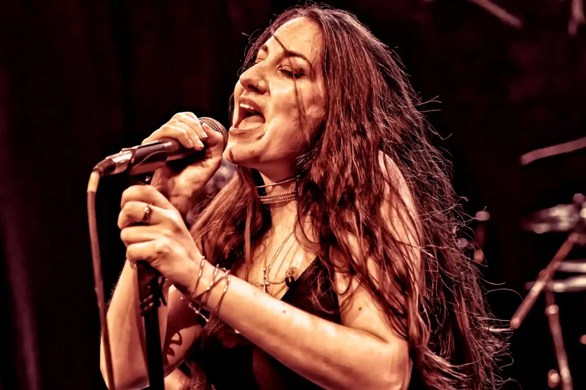 Song of Anhubis estrena versión de Sia “Chandelier”