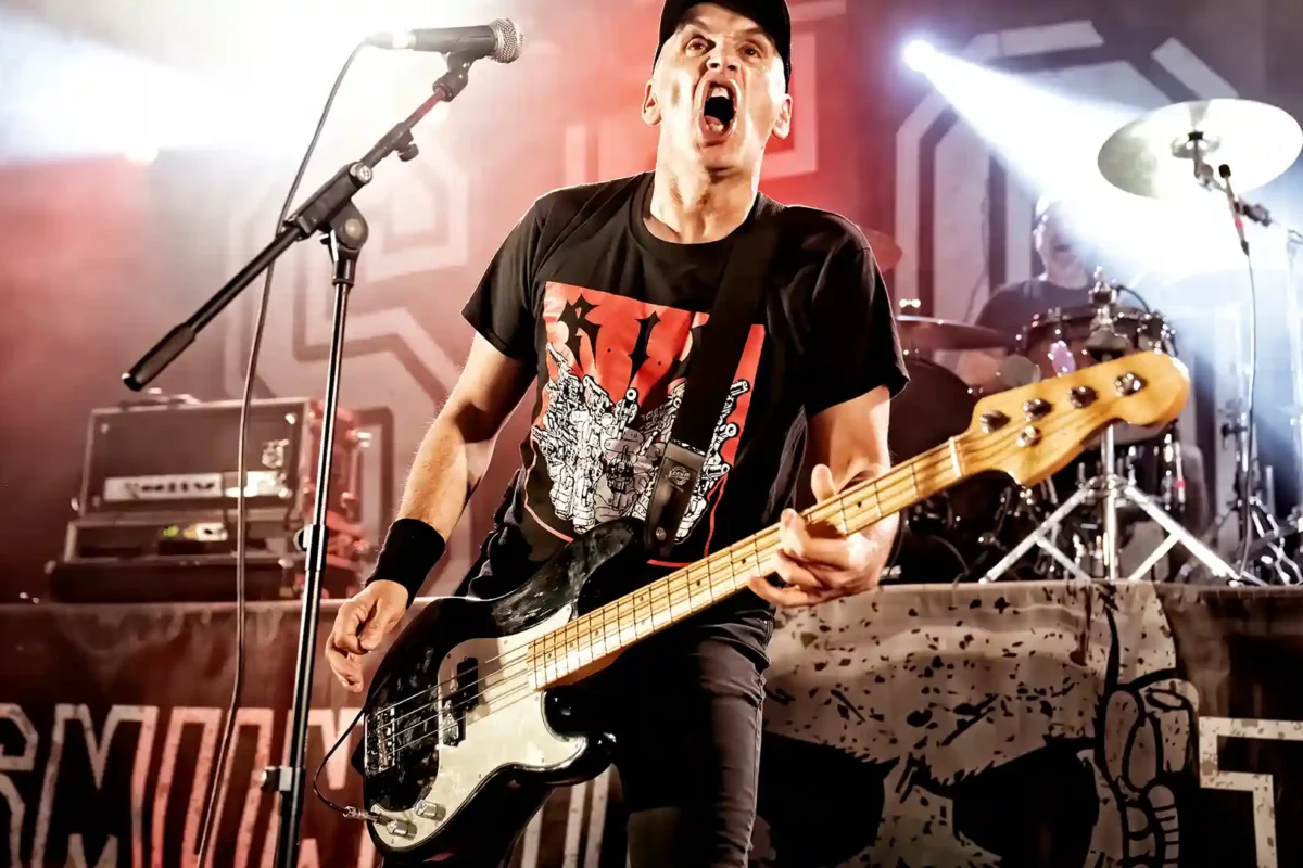 Reportaje de Segismundo Toxicómano en las fiestas del barrio Luis Urrengoetxea de Zornotza 04-11-2023