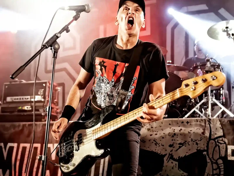 Reportaje de Segismundo Toxicómano en las fiestas del barrio Luis Urrengoetxea de Zornotza 04-11-2023