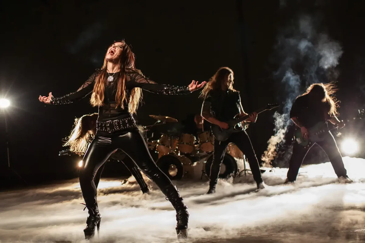 Crystal Viper estrena videoclip “Fever Of The Gods”