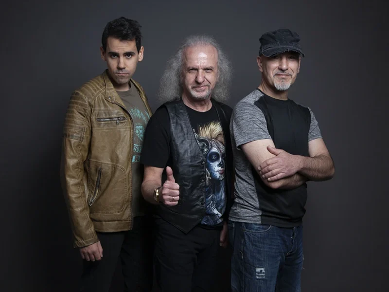 Armando De Castro Band ficha por The Fish Factory