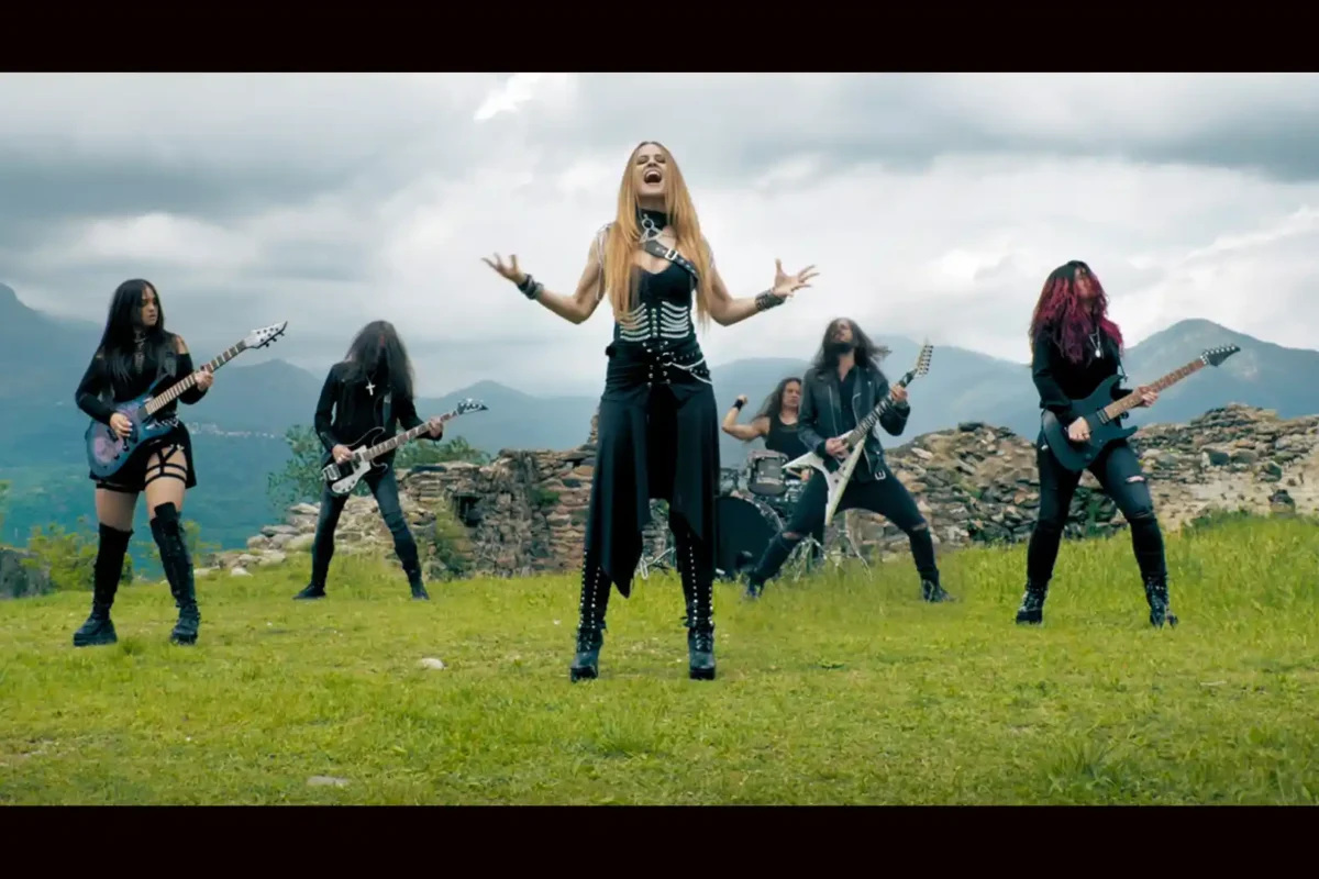 “War Hearts”, nuevo videoclip de Frozen Crown