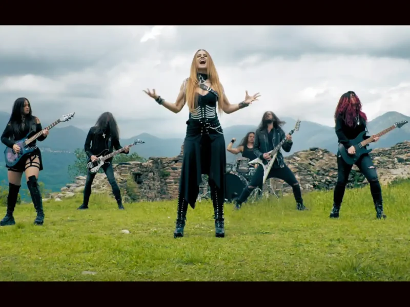“War Hearts”, nuevo videoclip de Frozen Crown