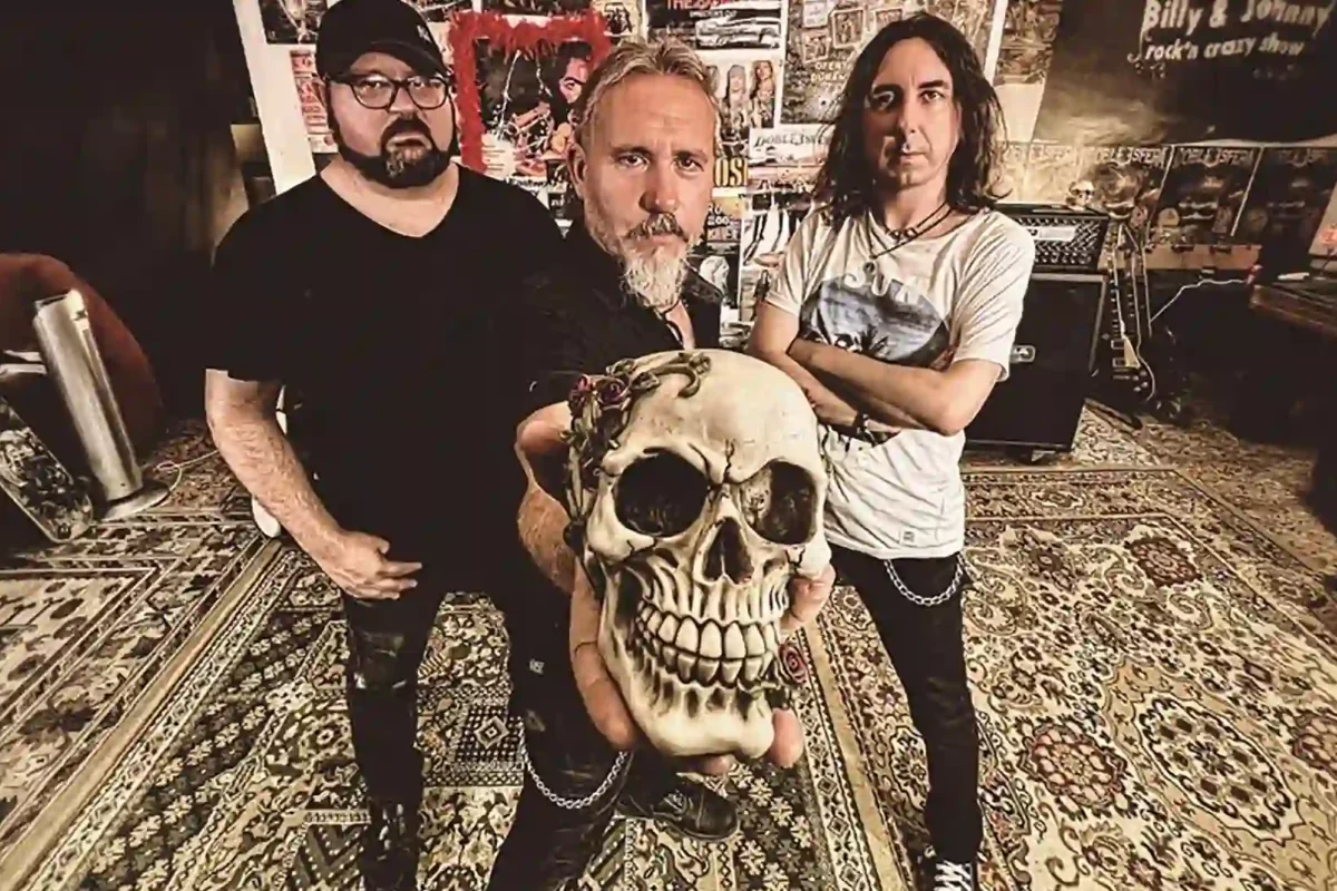 Doble Esfera estrena videoclip “Fuera de Control”