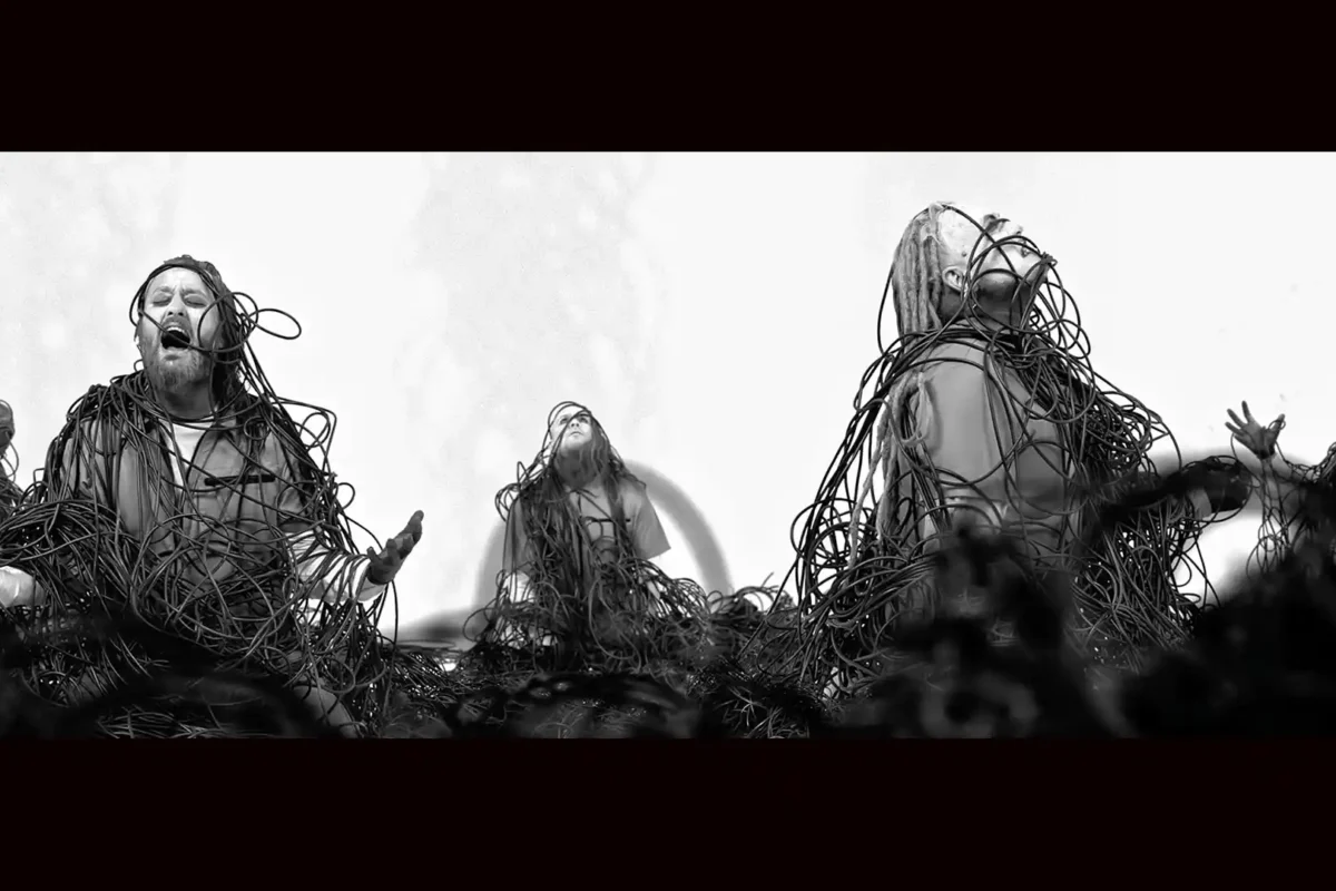 Six Burning Knives estrena videoclip “Gallows”