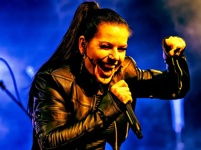 Reportaje de Hiraes en la sala Totem, Villava 14-11-2024