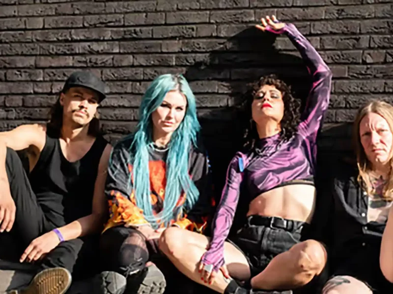 The Baboon Show estrena videoclip “Forward In Reverse”