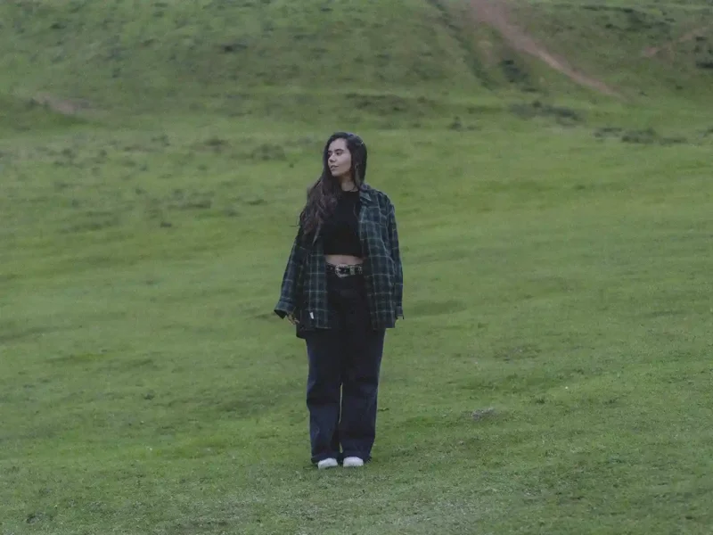 Eva Martín estrena videoclip “Lejos”