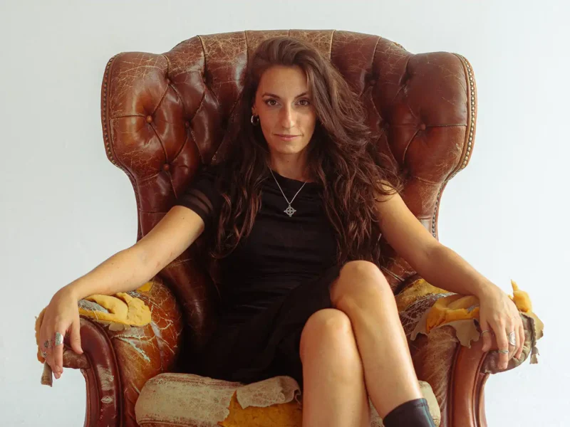 Sylvia Wild estrena videoclip “La cualquiera”