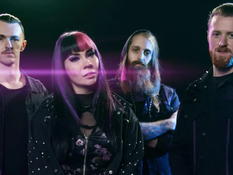 Skarlett Riot estrena Lyric Video “Who Do You Think You Are”