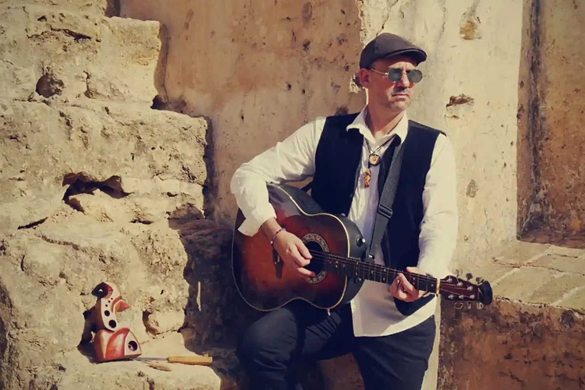 Jordi Castilla estrena Lyric Video “Sara Se Escapa”