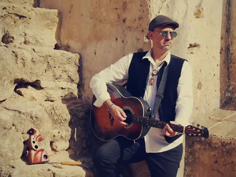 Jordi Castilla estrena Lyric Video “Sara Se Escapa”