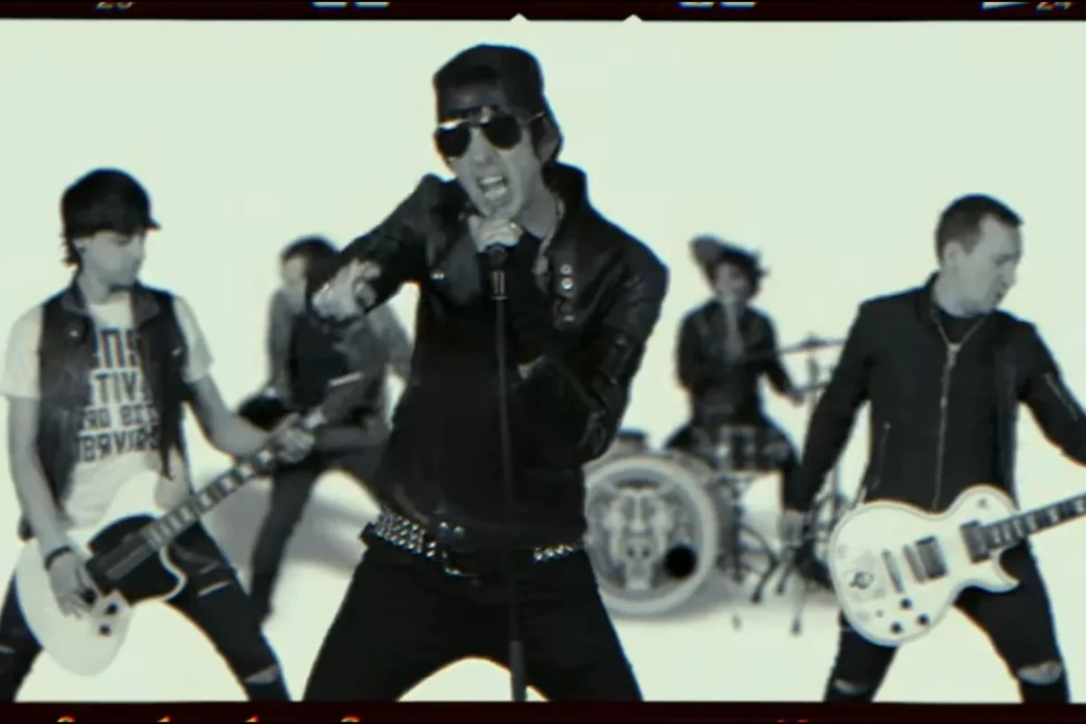 La Excavadora estrena videoclip “Los Once del Bulldozer”