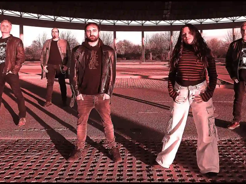 T-TreintayCuatro ficha por la discográfica madrileña The Fish Factory