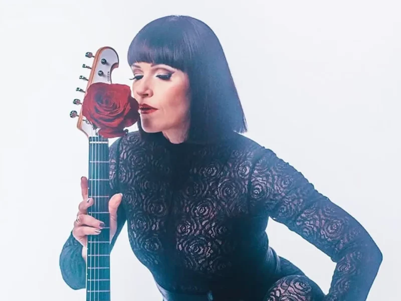 Ya a la venta el nuevo disco de Erja Lyytinen “Smell the Roses”