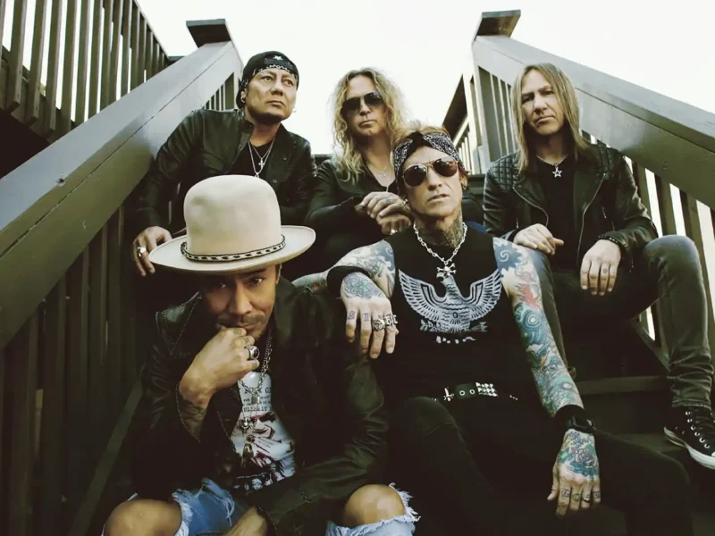 Ya a la venta el nuevo disco de Buckcherry “Roar Like Thunder”