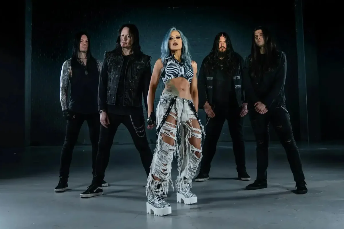 “A Million Suns”, nuevo videoclip de Arch Enemy
