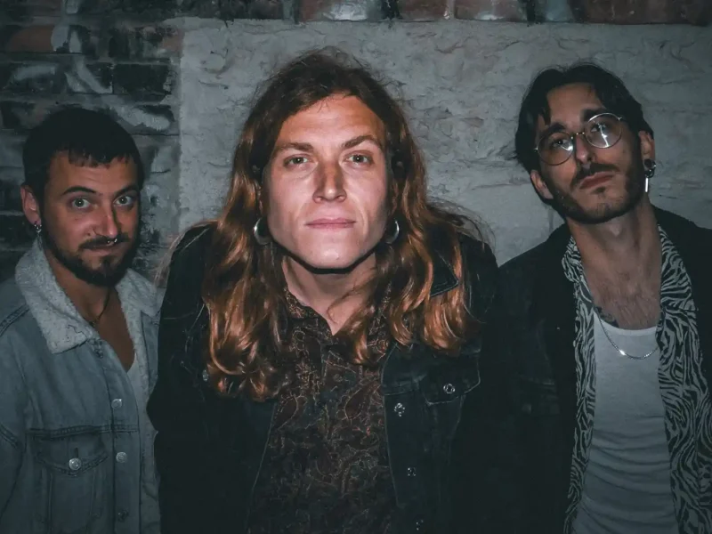 Terral y Kutxi Romero se unen para grabar un nuevo videoclip “Restos de Metralla”