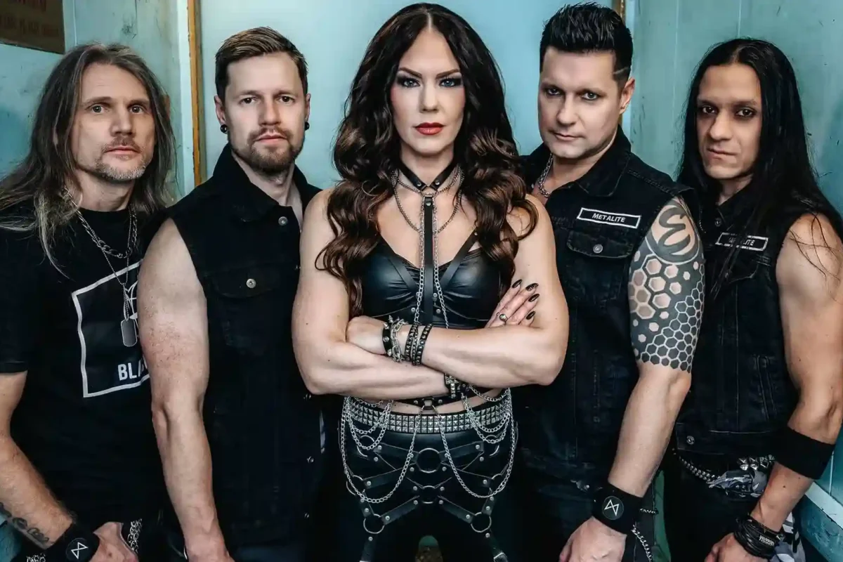 Metalite estrena “We Stand Tall”