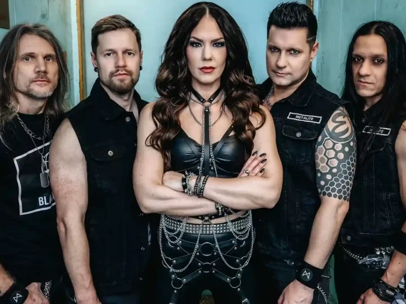 Metalite estrena “We Stand Tall”