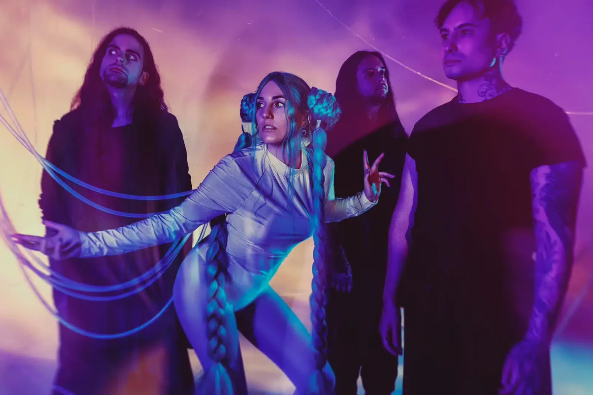 Astray Valley estrena videoclip “Synthetic Heart”