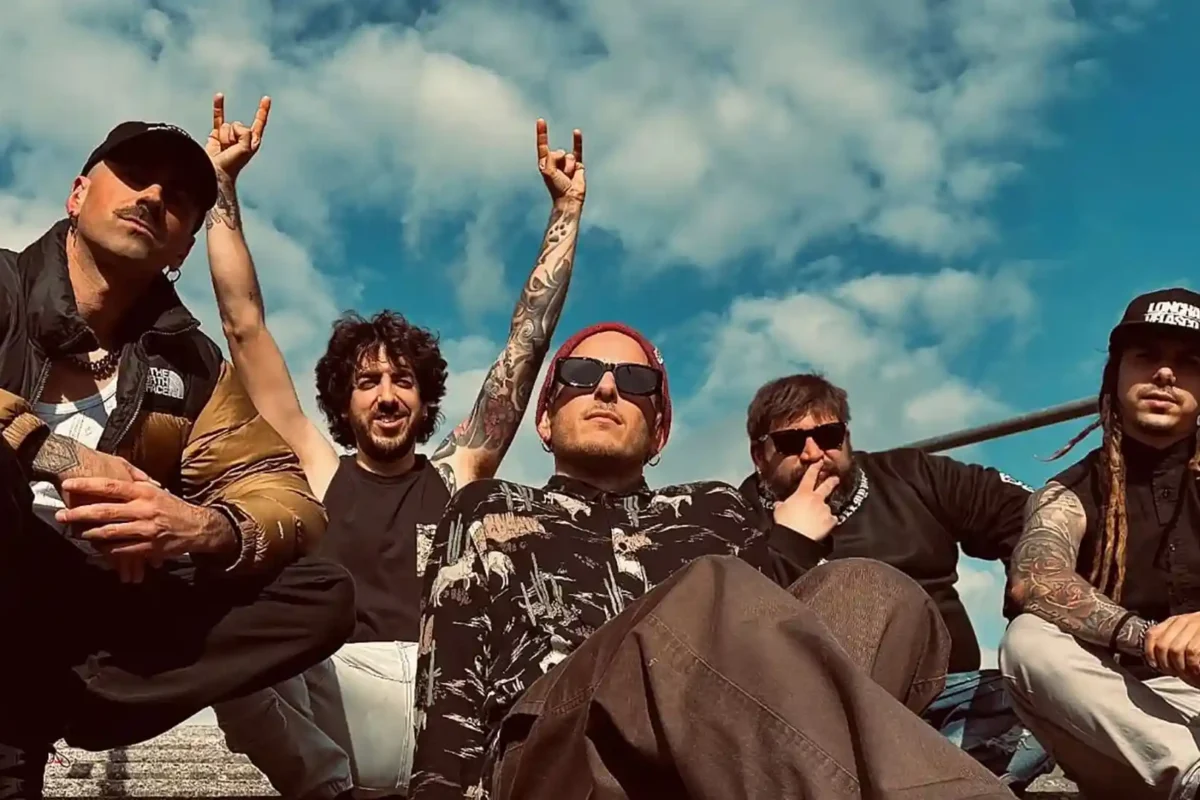 Ioni Kor, nuevo bateria de Bourbon Kings