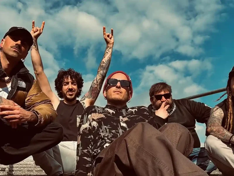 Ioni Kor, nuevo bateria de Bourbon Kings