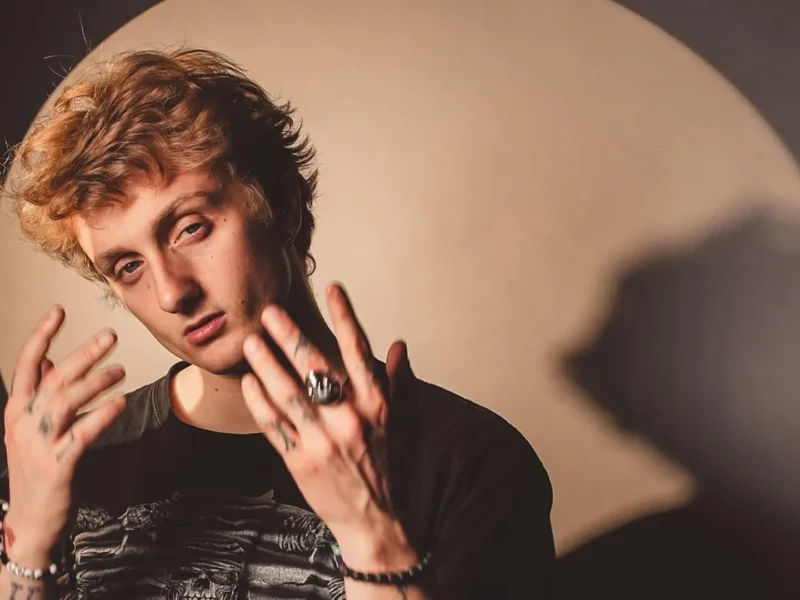 Love Ghost lanzan nuevo single “Spirit Box”