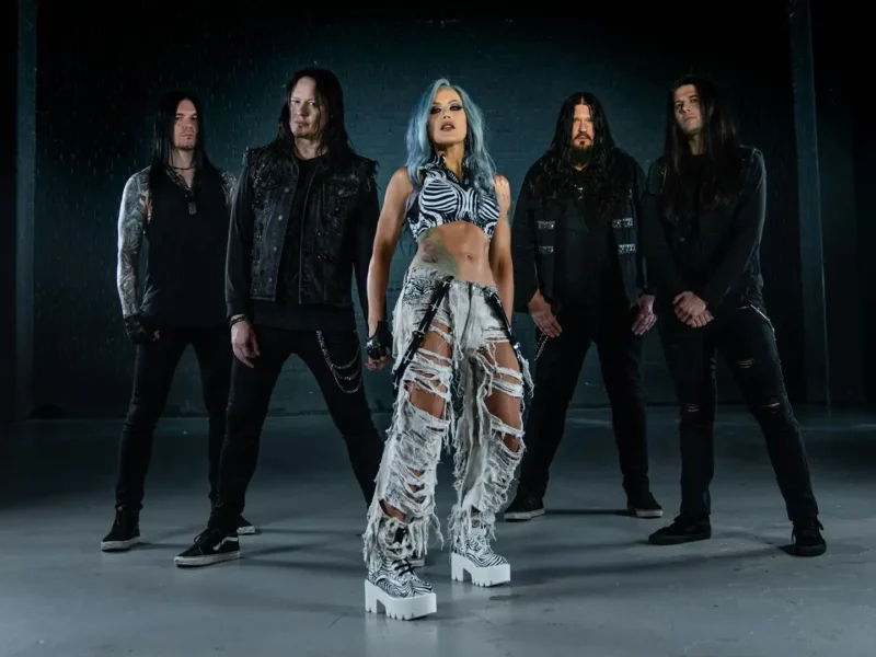 Arch Enemy estrena videoclip “Break The Spell”
