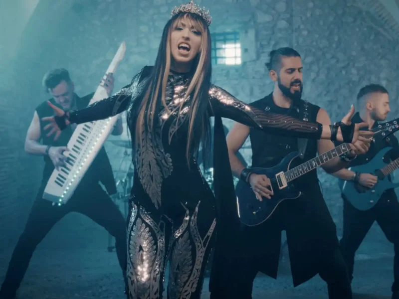 Elettra Storm estrena videoclip “Blue Phoenix”