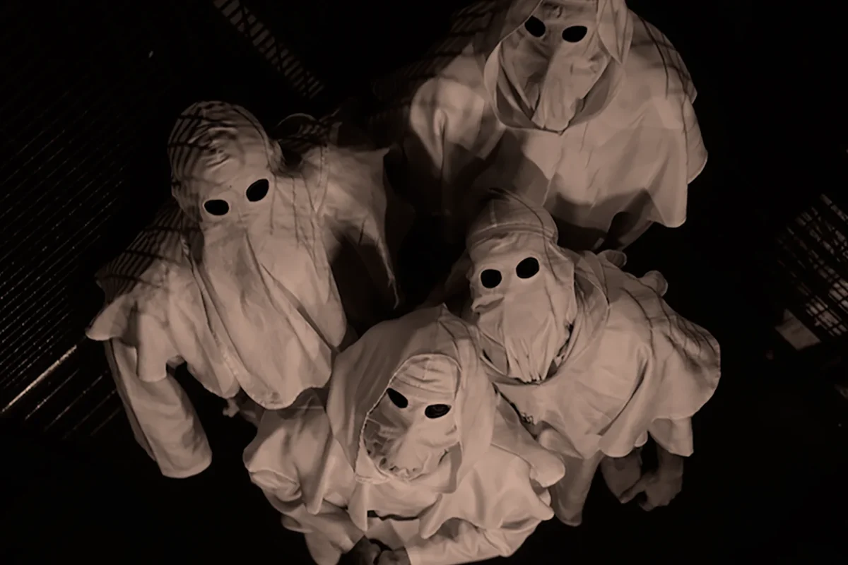 El Altar del Holocausto anuncia un parón