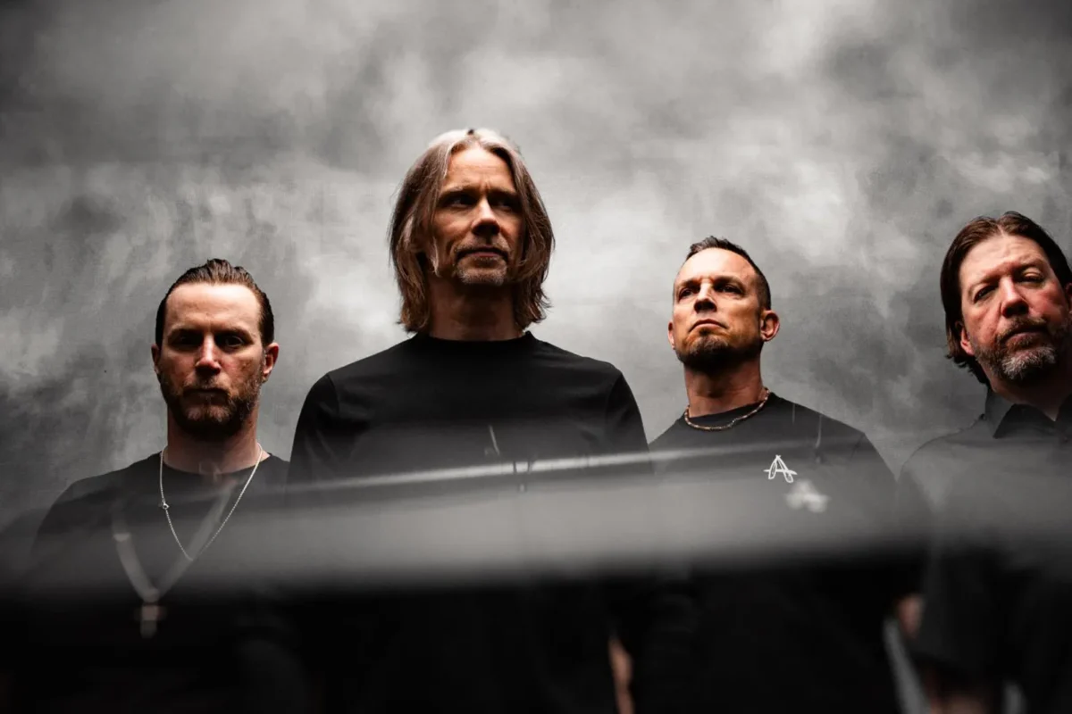 Alter Bridge estrena videoclip “What Lies Within”