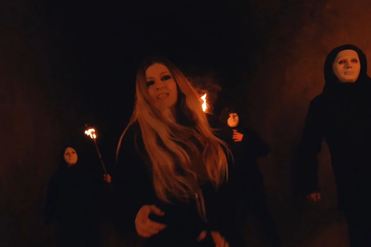 Laura Dsk estrena videoclip “Todos Amigos”