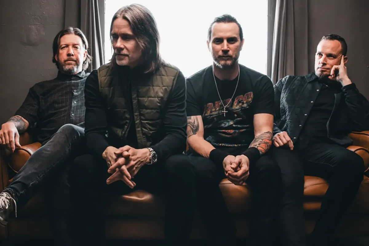 Alter Bridge estrena videoclip “Playing Aces”