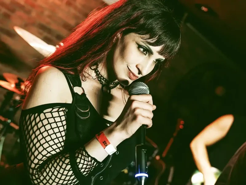 Henkore estrena videoclip “Resonate”