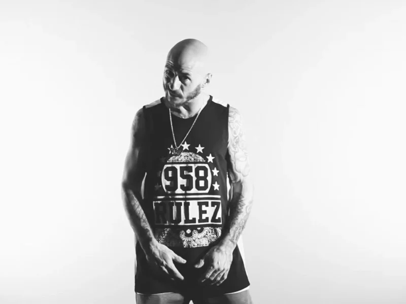 Mügre estrena videoclip “Más Fuerte”