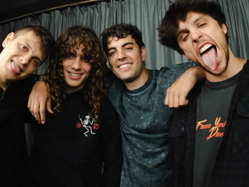 Interferencias estrena videoclip “Junto al Cenicero”