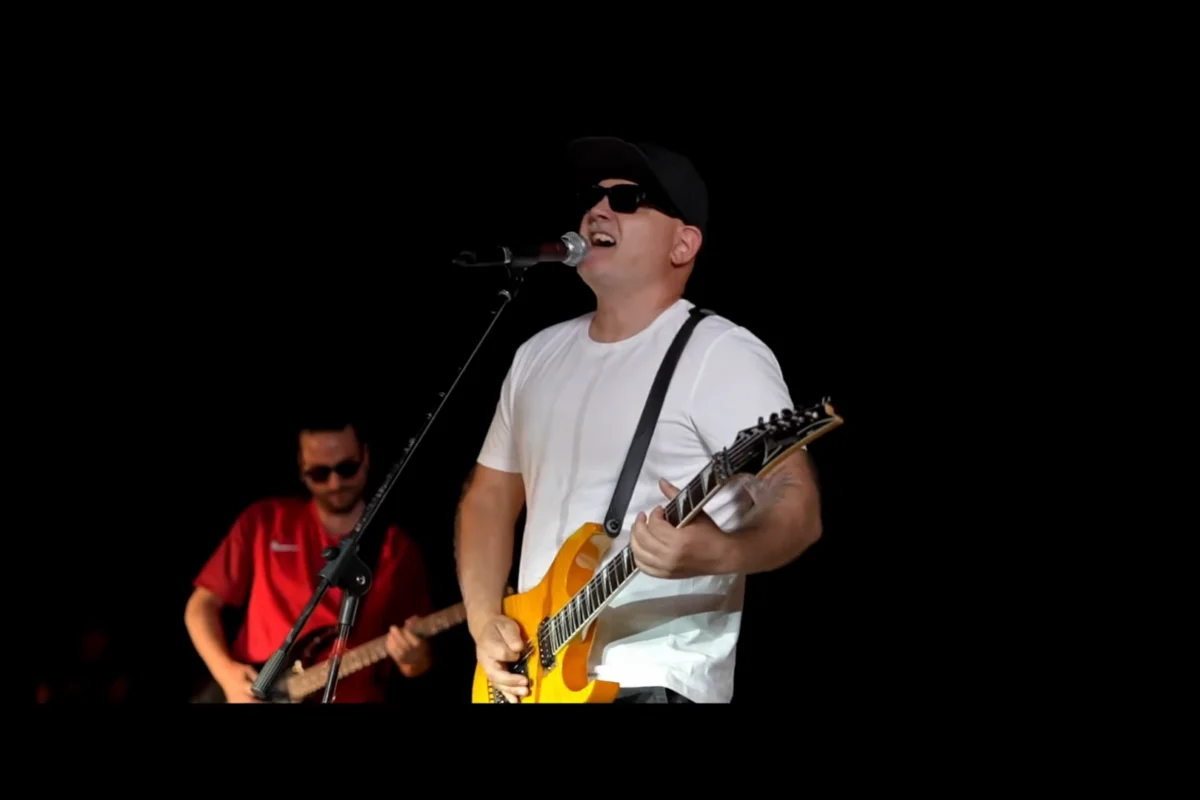 LOLABLUE estrena videoclip “Somos Culpables”