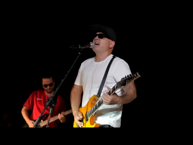 LOLABLUE estrena videoclip “Somos Culpables”